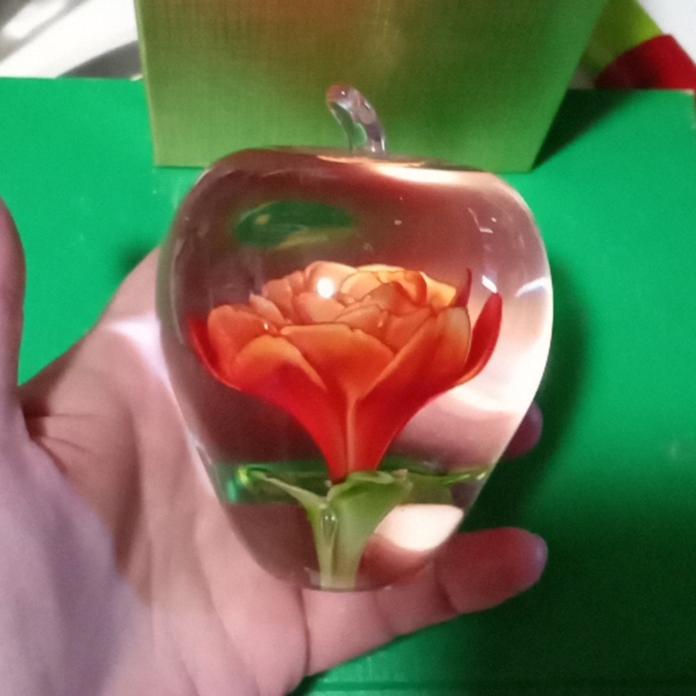 Beautiful Clear Glass Apple Rose in Center.